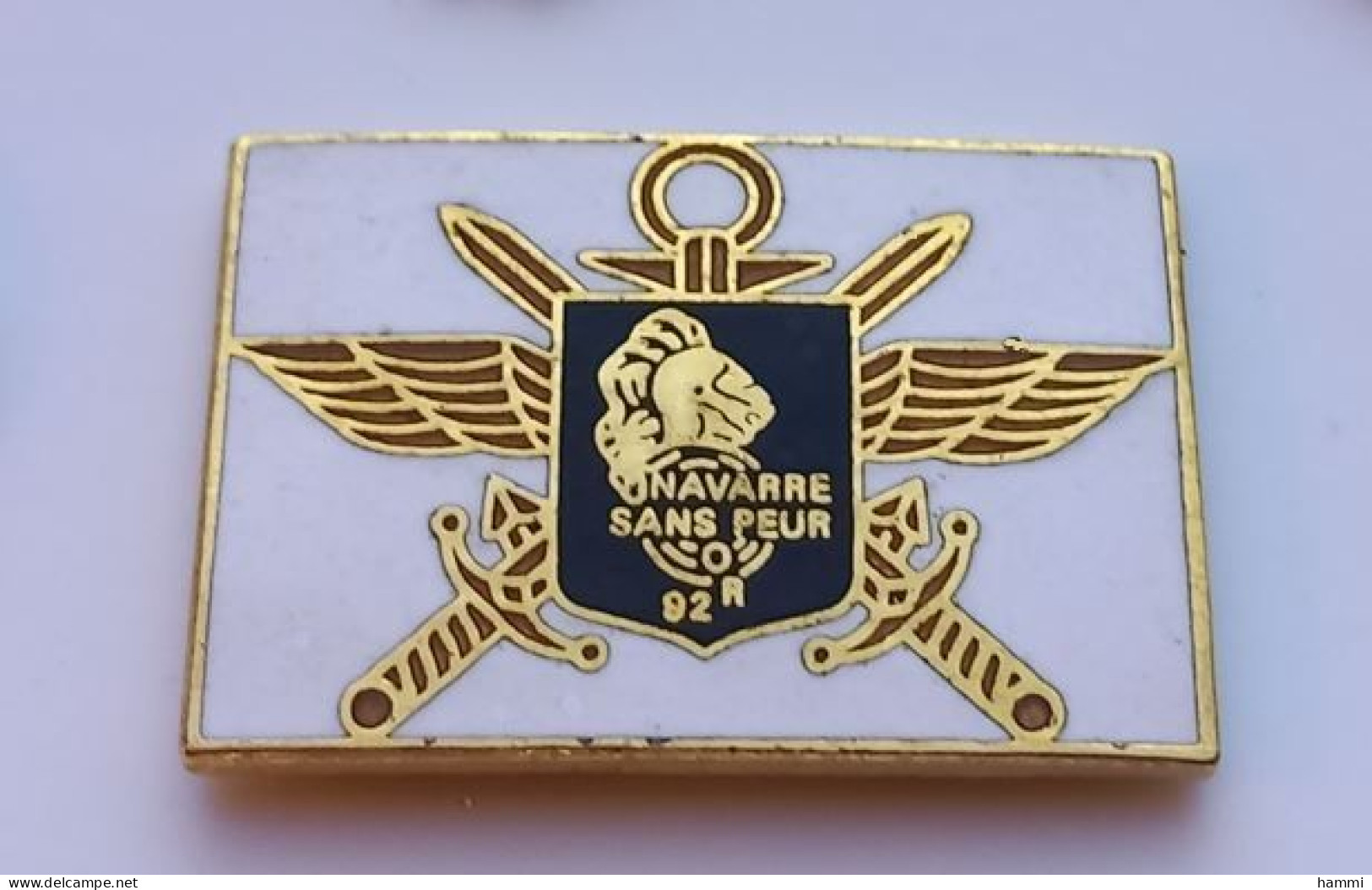 PO32 Pin's Armée Militaire 5è RI Régiment Infanterie Navarre Sans Peur Qualité EGF Achat Immédiat - Militari