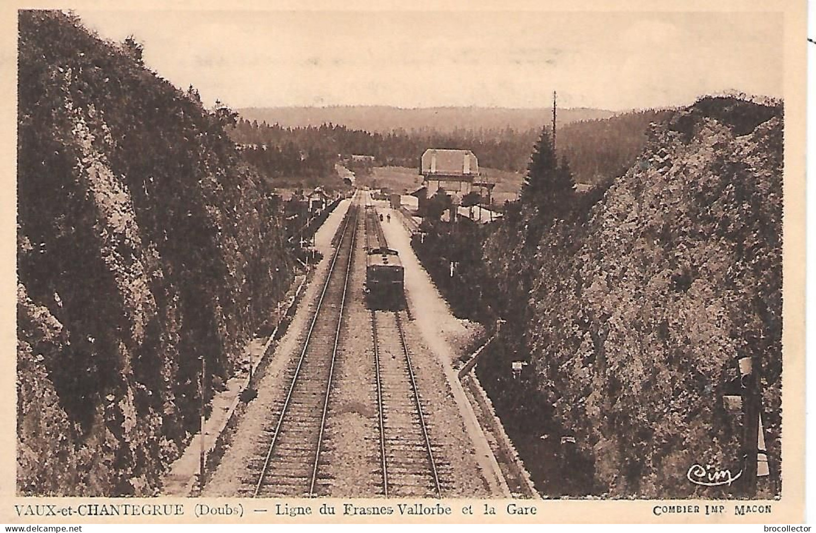 VAUX En CHANTEGRUE ( 25 ) -  Ligne Du Frasnes Vallorbe Et La Gare - Estaciones Con Trenes