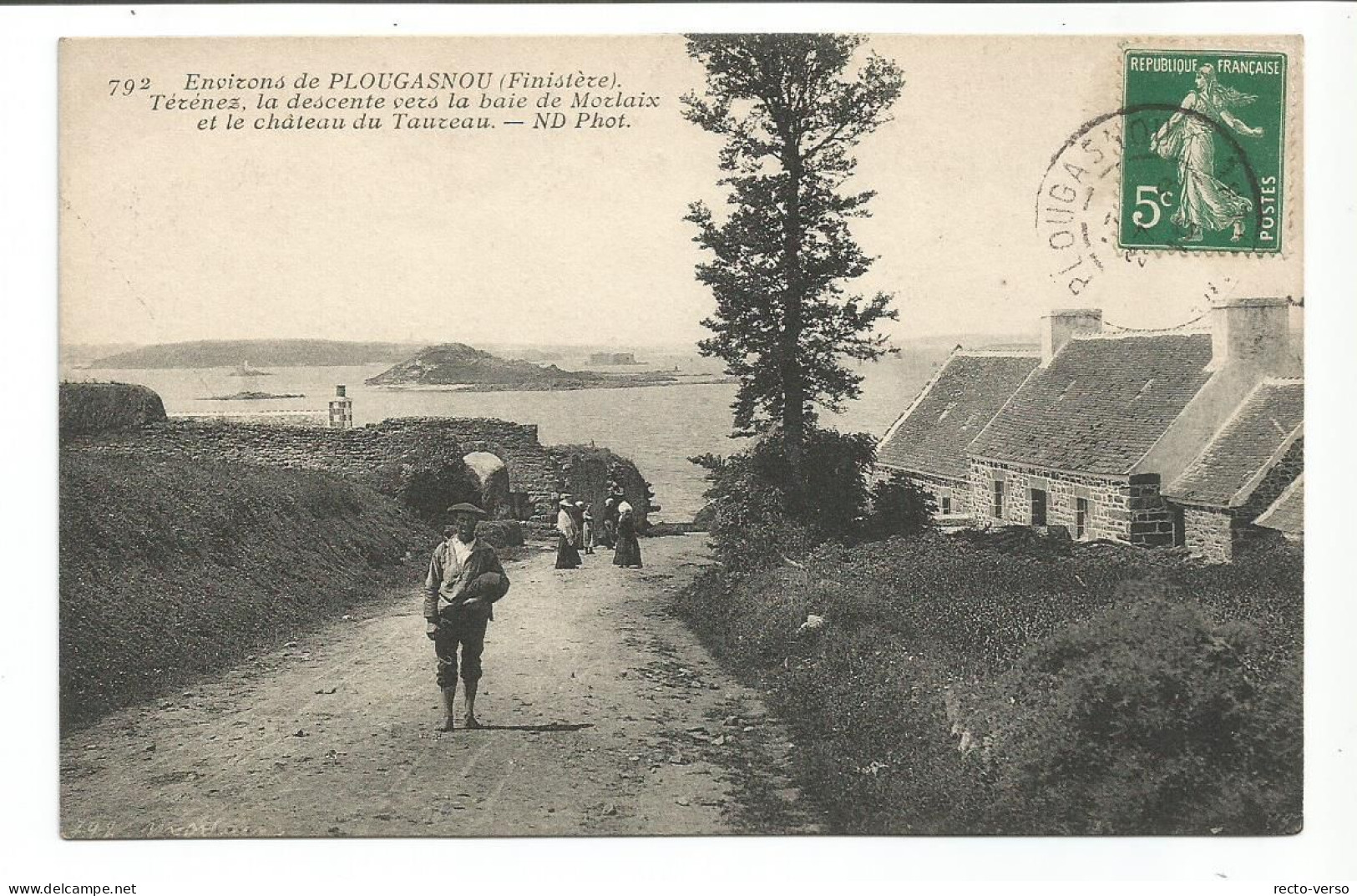 29. Environs De PLOUGASNOU. Térénez, La Descente Vers La Baie De Morlaix Et Le Château Du Taureau. - Plougasnou