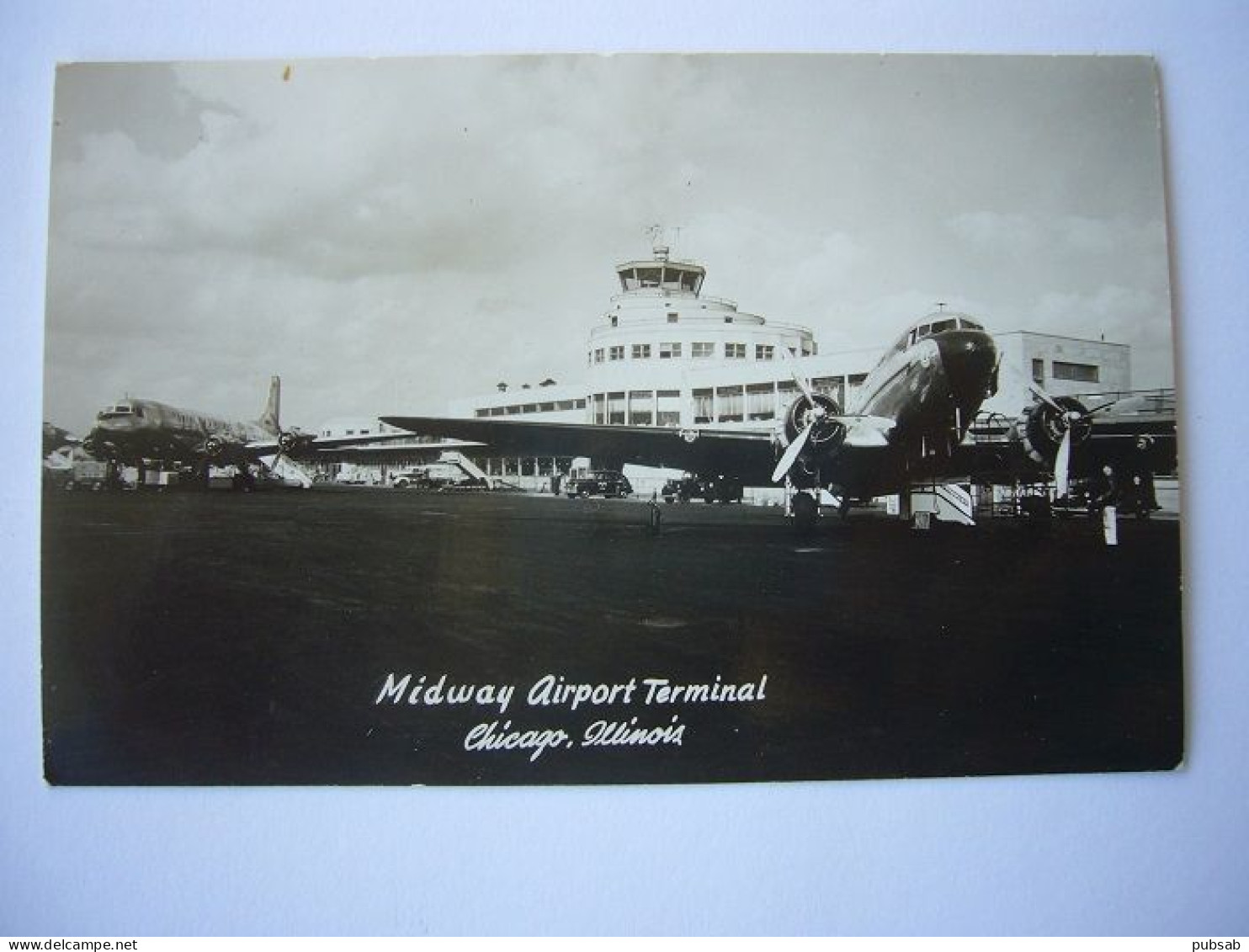 Avion / Airplane / AMERICAN AIRLINES / Douglas DC-3 / Seen At Chicago Airport - 1946-....: Era Moderna