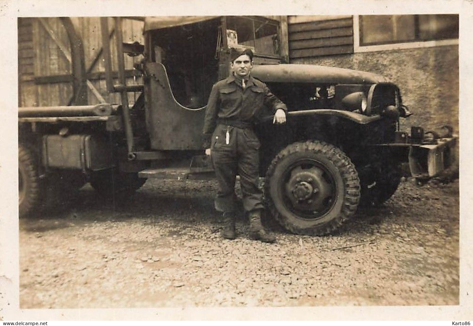 Matériel Militaire , Militaria * Camion , Caserne Des Essence De Kehl * Photo Ancienne 8.8x6.2cm - Ausrüstung