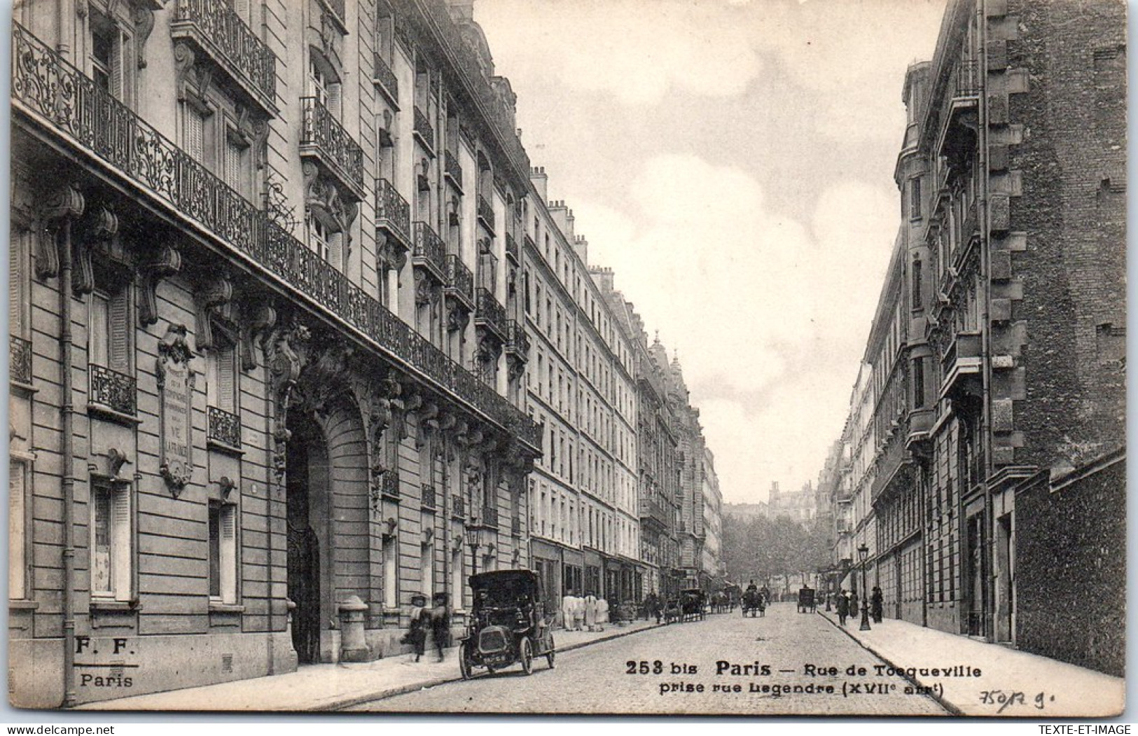75017 PARIS - La Rue De Toqueville Depuis La Rue Legendre - Arrondissement: 17