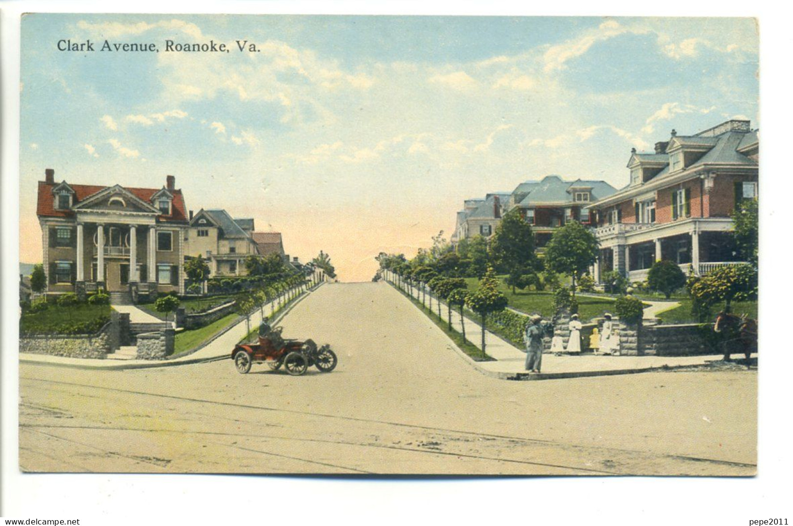 Postcard  (Etats-Unis - Virginia) - ROANOCKE - Clark Avenue Ave SW - Animation, Voiture Ancienne, Old Car - Around 1910 - Sonstige & Ohne Zuordnung