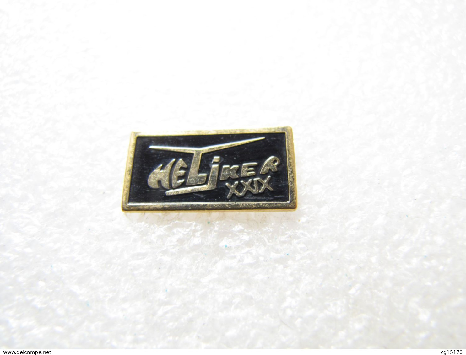 PIN'S       HÉLICOPTÈRE  HELIKER XXIX - Aviones