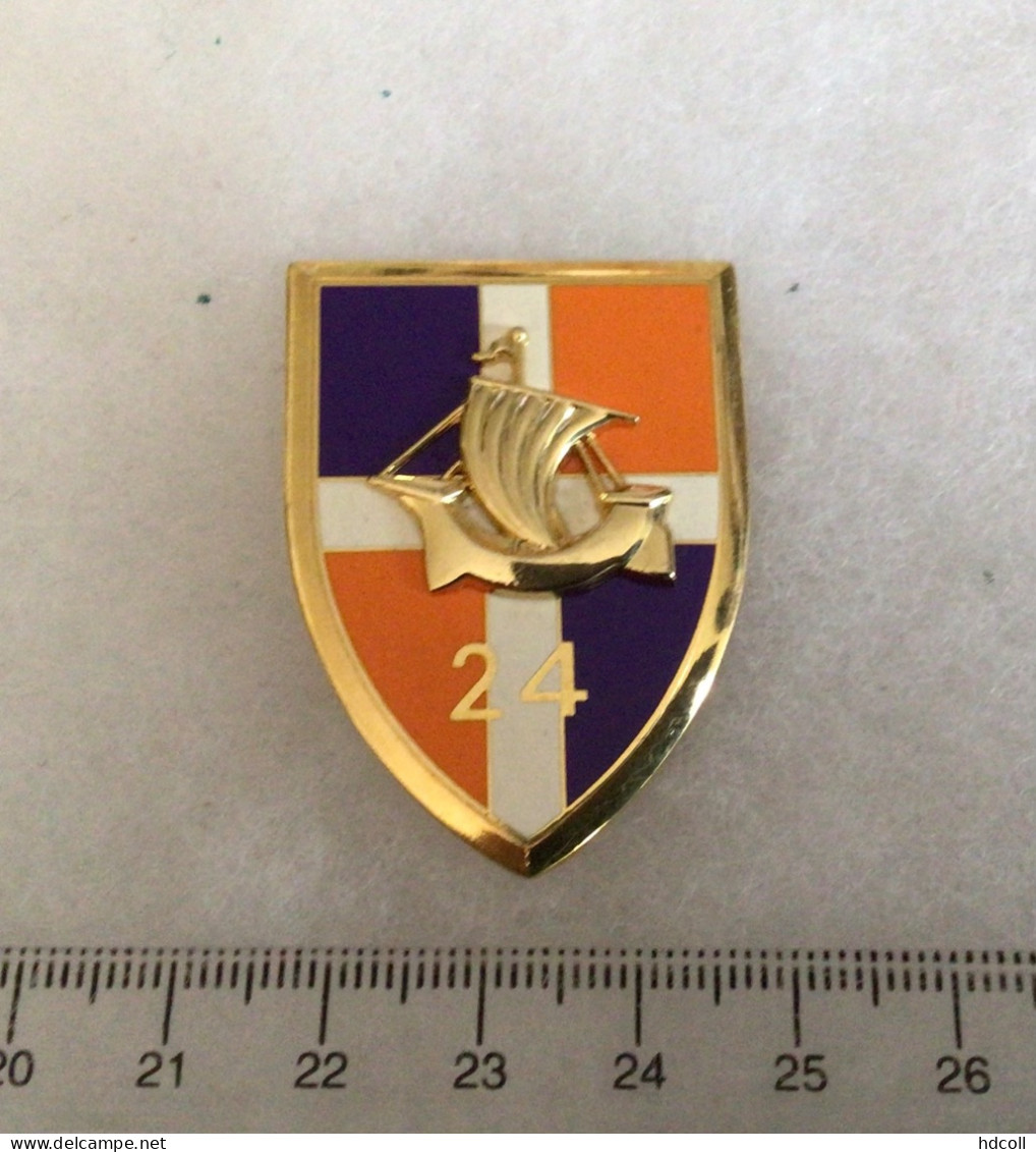 FRANCE INFANTERIE - Insigne 24° R.I. Régiment D’Infanterie Nef Saillie Ed. Atlas - 1939-45