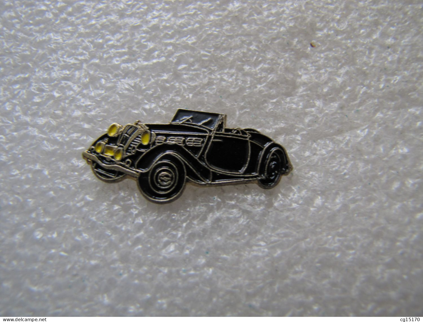 RARE   PIN'S    TRIUMPH  DOLOMITE  ROADSTER  1937 - Sonstige & Ohne Zuordnung