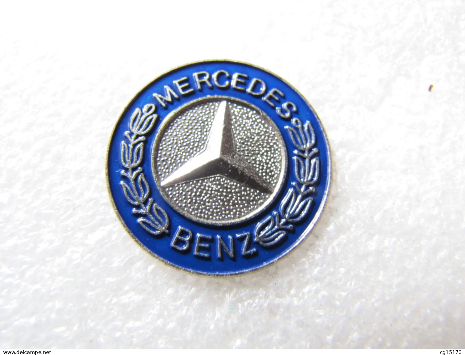 PIN'S    LOGO  MERCEDES-BENZ   26 Mm - Mercedes