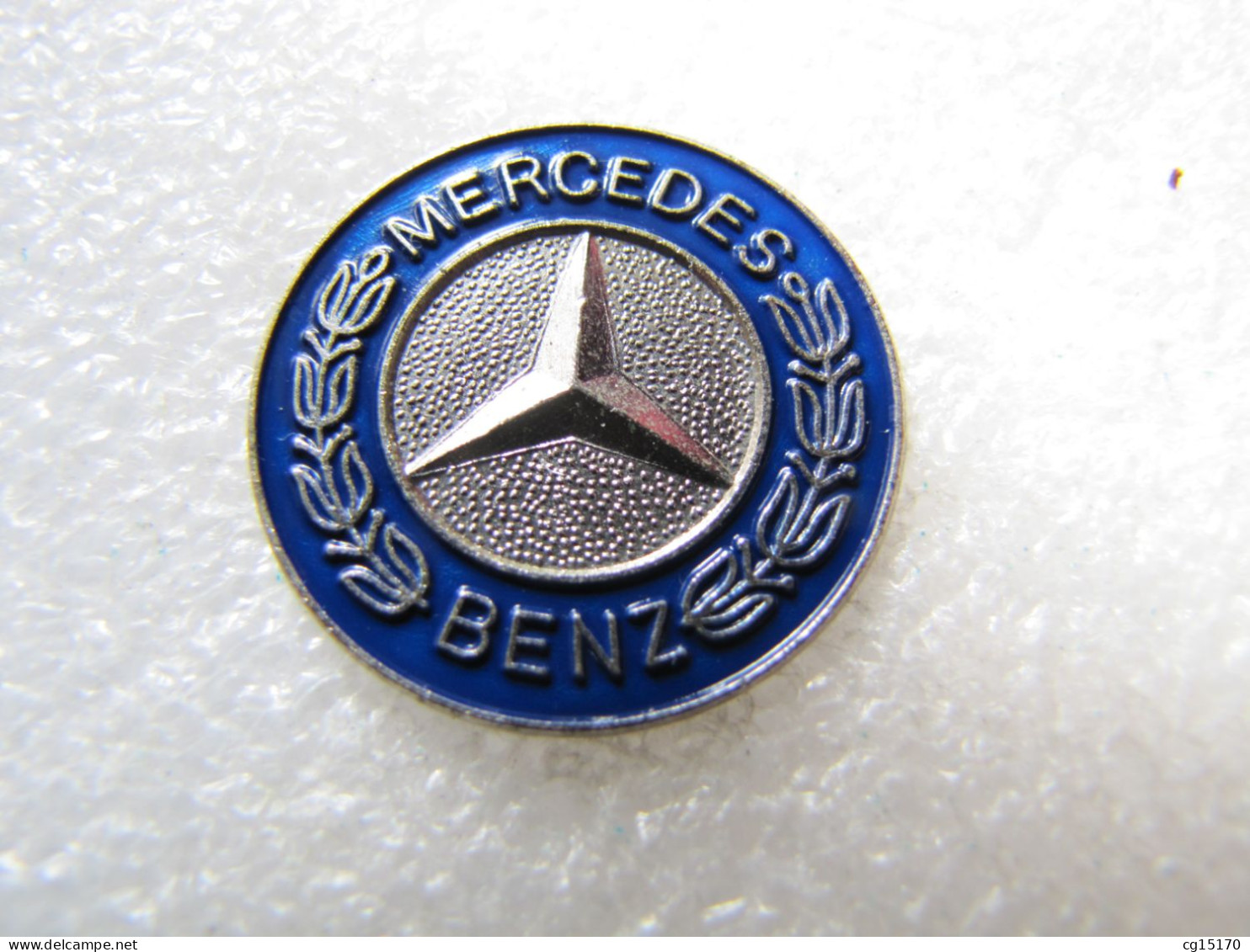 PIN'S    LOGO  MERCEDES-BENZ   26 Mm - Mercedes