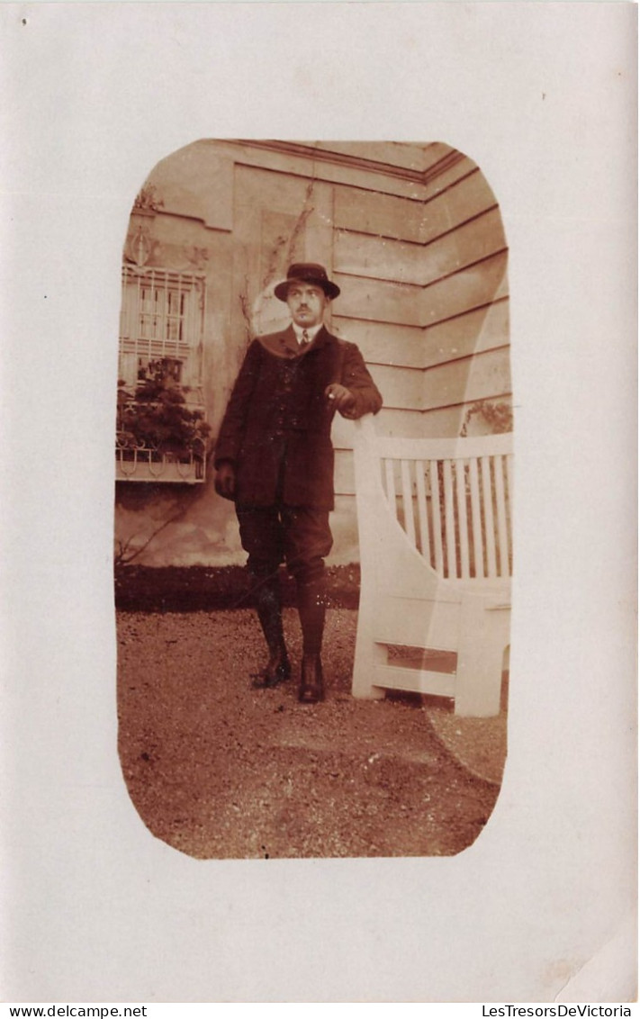 MODE - Homme à Chapeau - Bottes - Carte Postale Ancienne - Mode