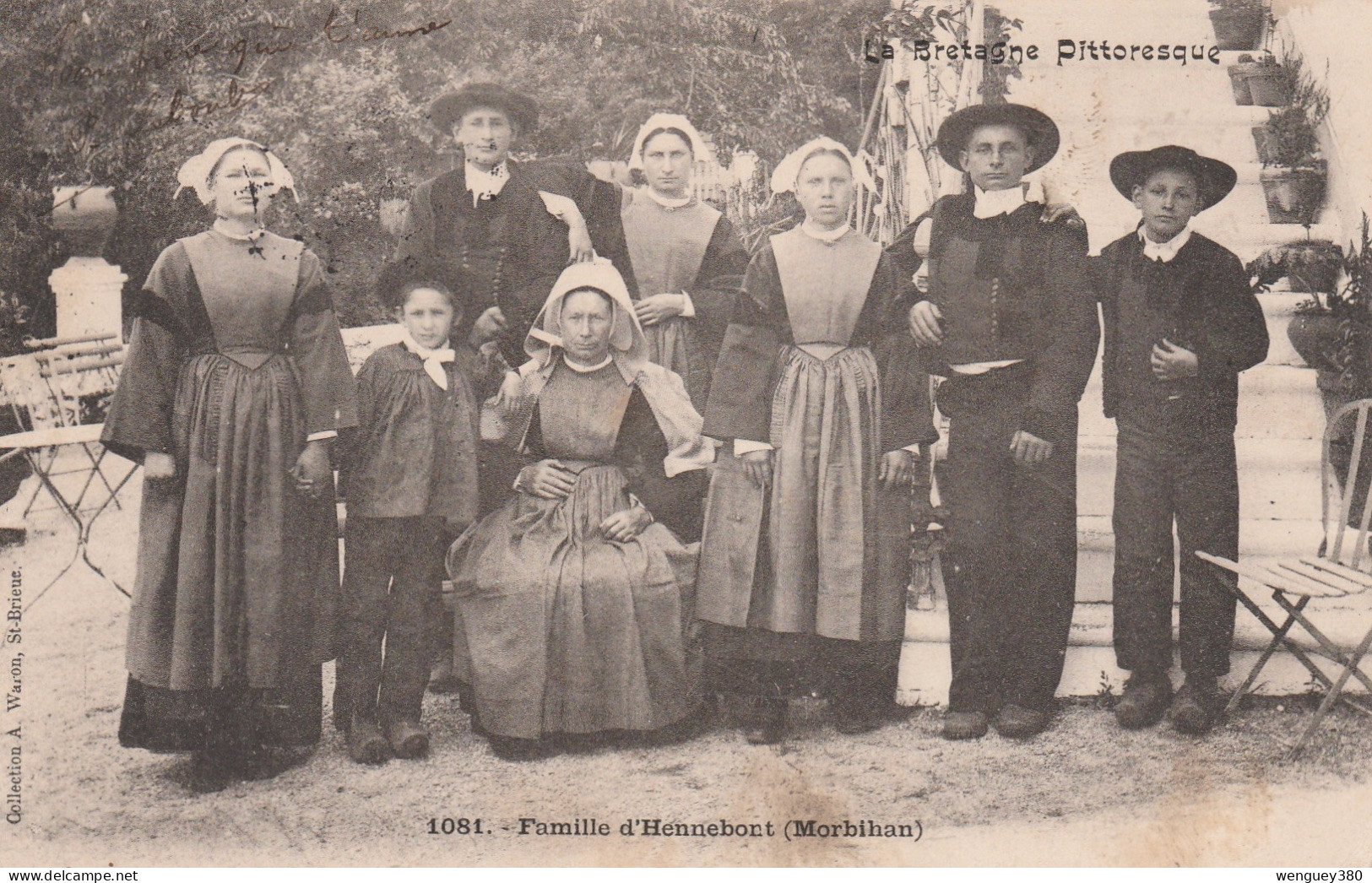56 HENNEBONT     Famille D'Hennebont (Morbihan)    SUP.  PLAN  1903      RARE - Hennebont