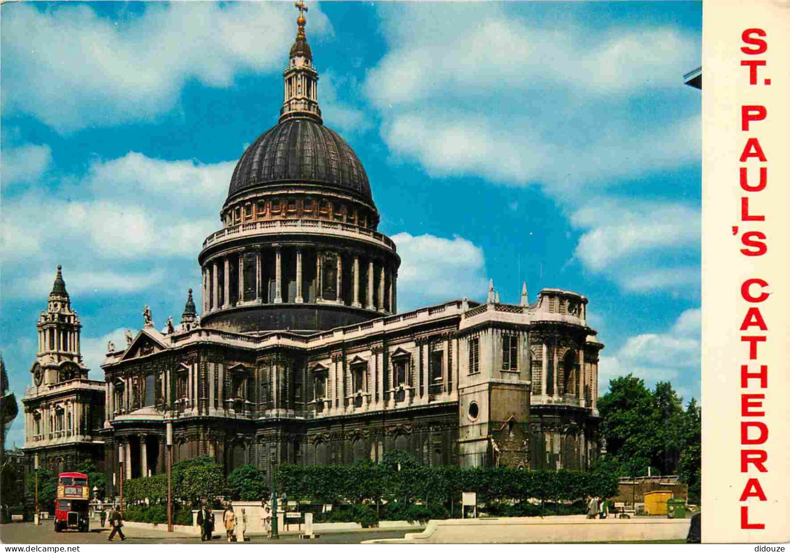 Angleterre - London - St Paul's Cathedral - Cathédrale - Automobiles - Bus - London - England - Royaume Uni - UK - Unite - St. Paul's Cathedral
