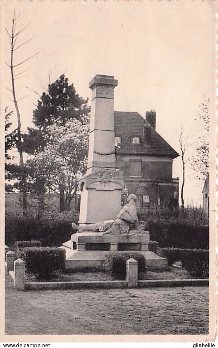ESTAIMPUIS - Monument Aux Morts Place Des Combattants - Estaimpuis