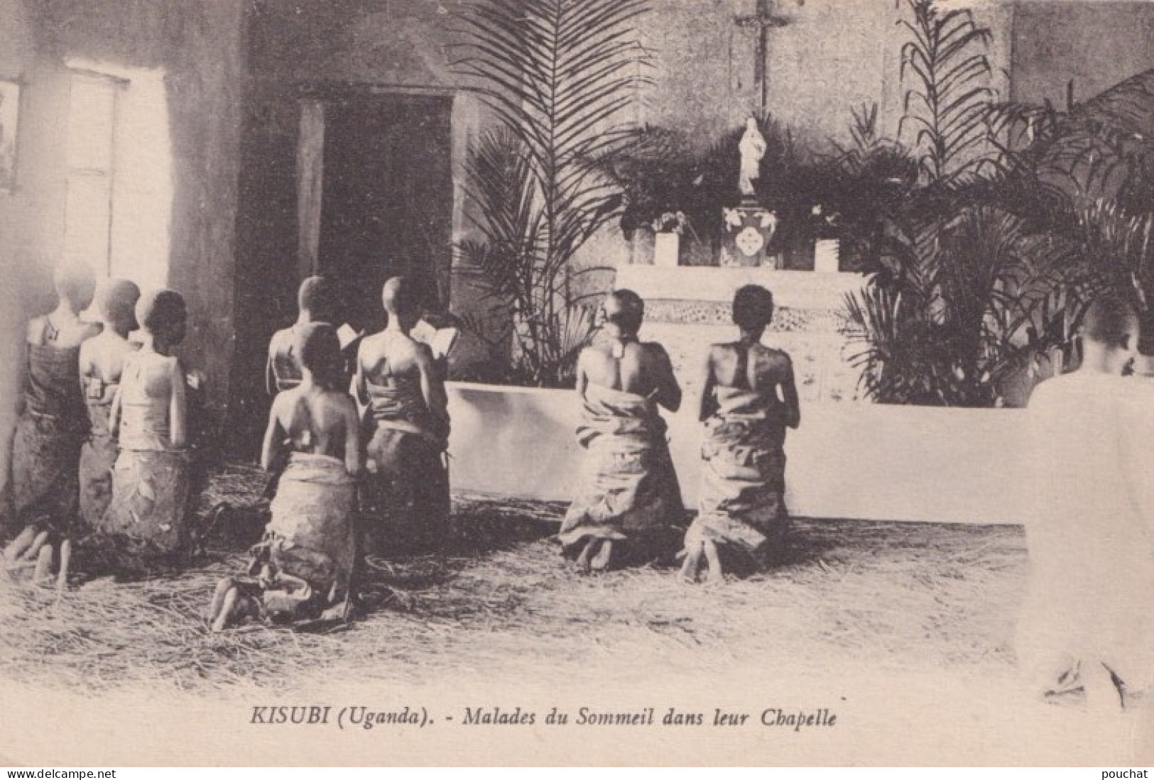 E5- KISUBI (UGANDA - OUGANDA) MALADES DU SOMMEIL DANS LEUR CHAPELLE -  (2 SCANS ) - Uganda