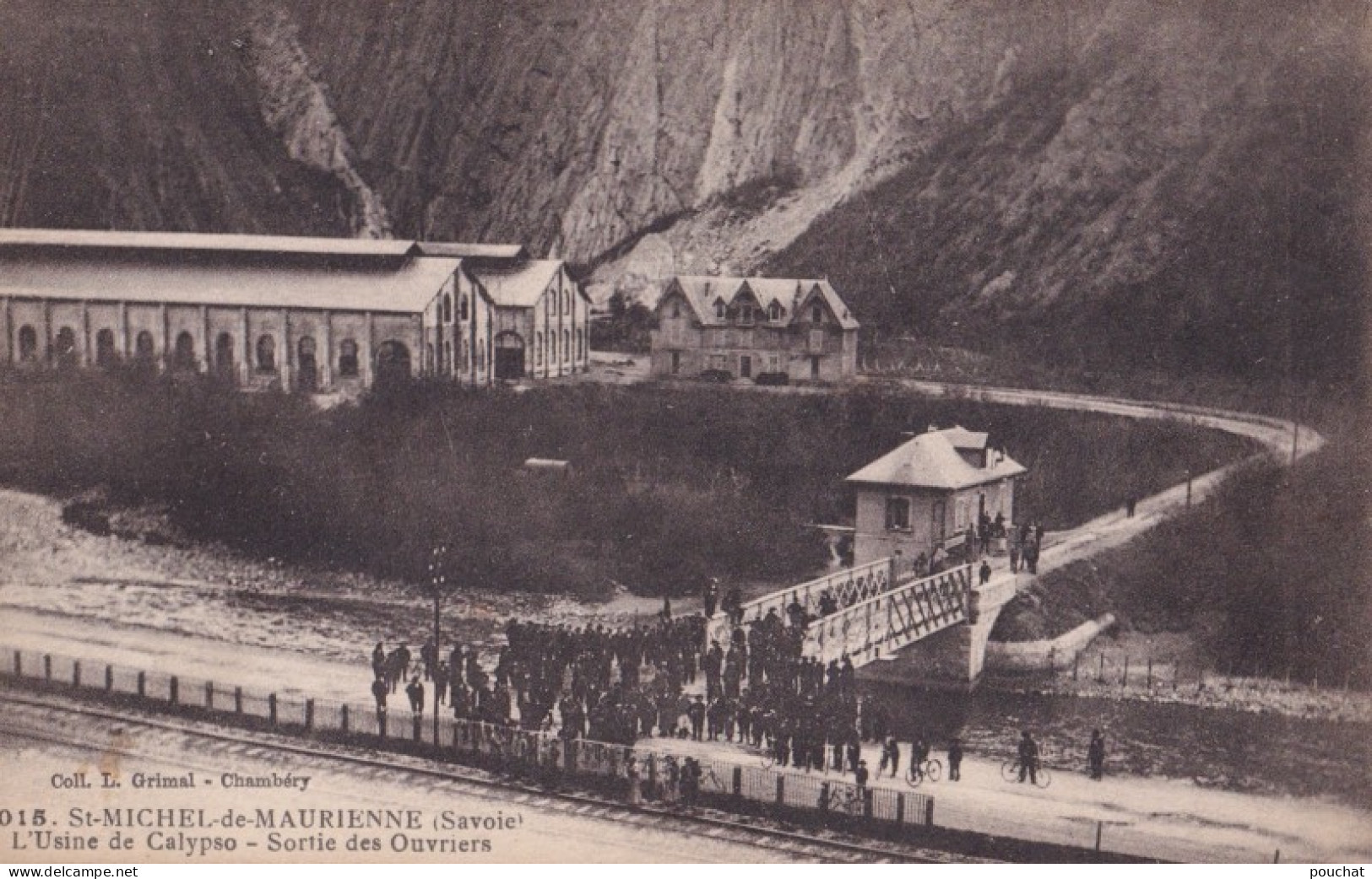 73) SAINT MICHEL DE MAURIENNE (SAVOIE) L ' USINE DE CALYPSO - SORTIE DES OUVRIERS - EDIT. L. GRIMAL CHAMBERY - 2 SCANS - Saint Michel De Maurienne