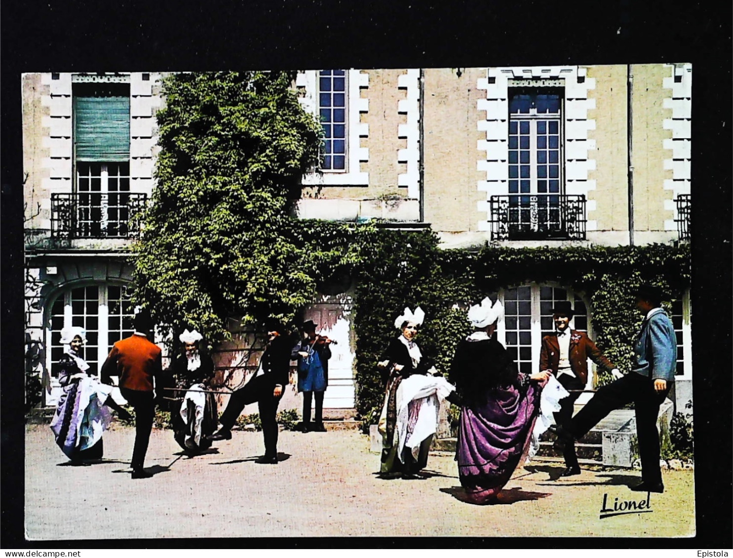 ► Groupe Folklorique Costumes D Anjou Chateau De Varennes 31    -  Danse " La Guimbarde" - Danses