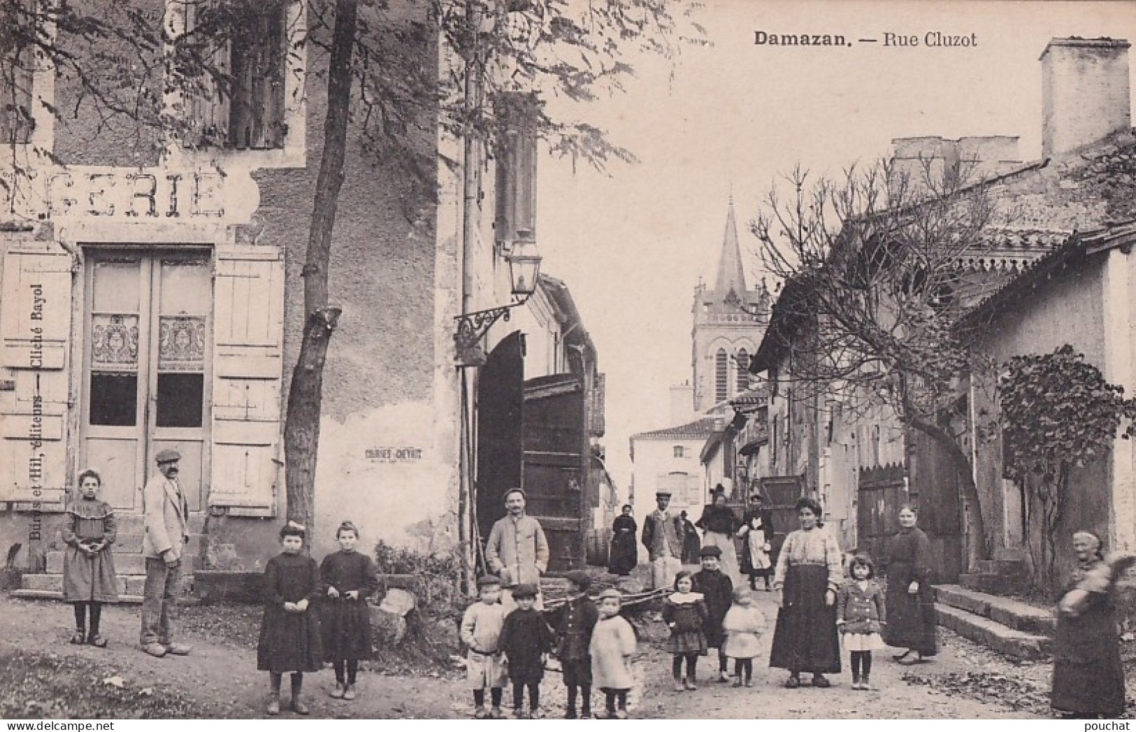 N14-47) DAMAZAN - LOT ET GARONNE -  RUE CLUZOT - ANIMEE - HABITANTS - ( 2 SCANS ) - Damazan