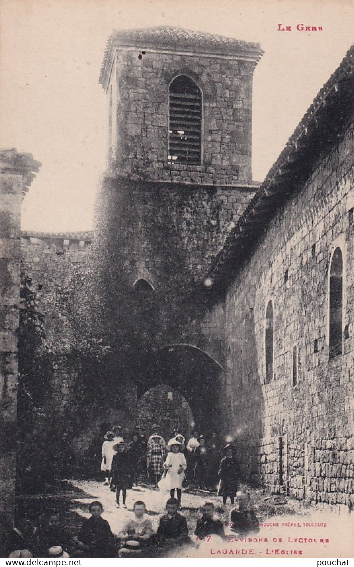 N21-32) ENVIRONS DE LECTOURE - LAGARDE - GERS - L ' EGLISE  - ANIMEE - HABITANTS - ( 2 SCANS ) - Lectoure