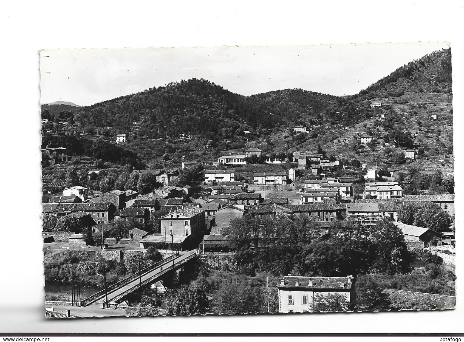 CPA  PHOTO DPT 30 BESSE, LE TRAVERS ET LES NOUVELLES CITEES - Bessèges