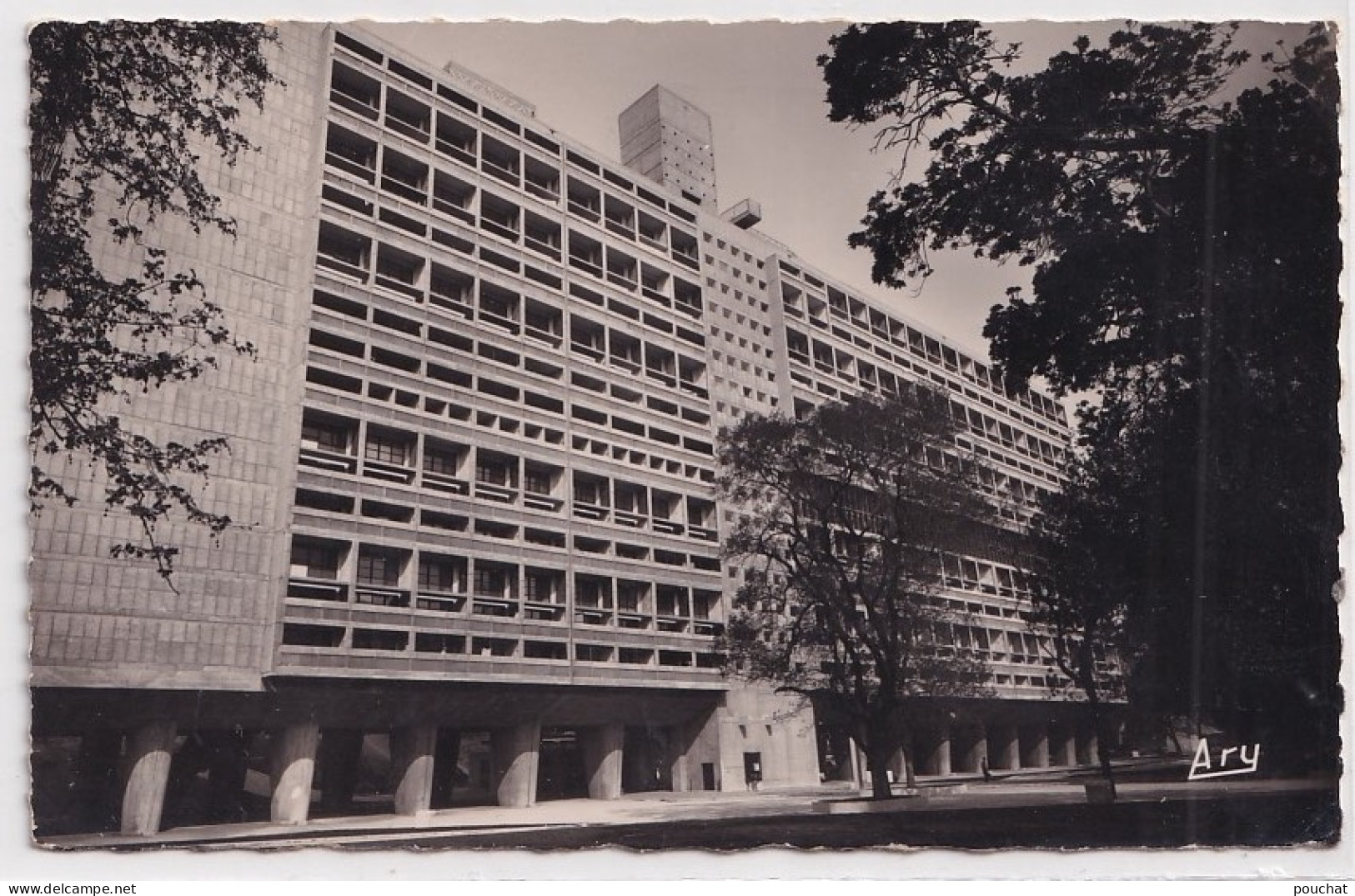 13) MARSEILLE - LA CITE RADIEUSE " LE CORBUSIER " EN  1954 - ( 2 SCANS ) - Nordbezirke, Le Merlan, Saint-Antoine