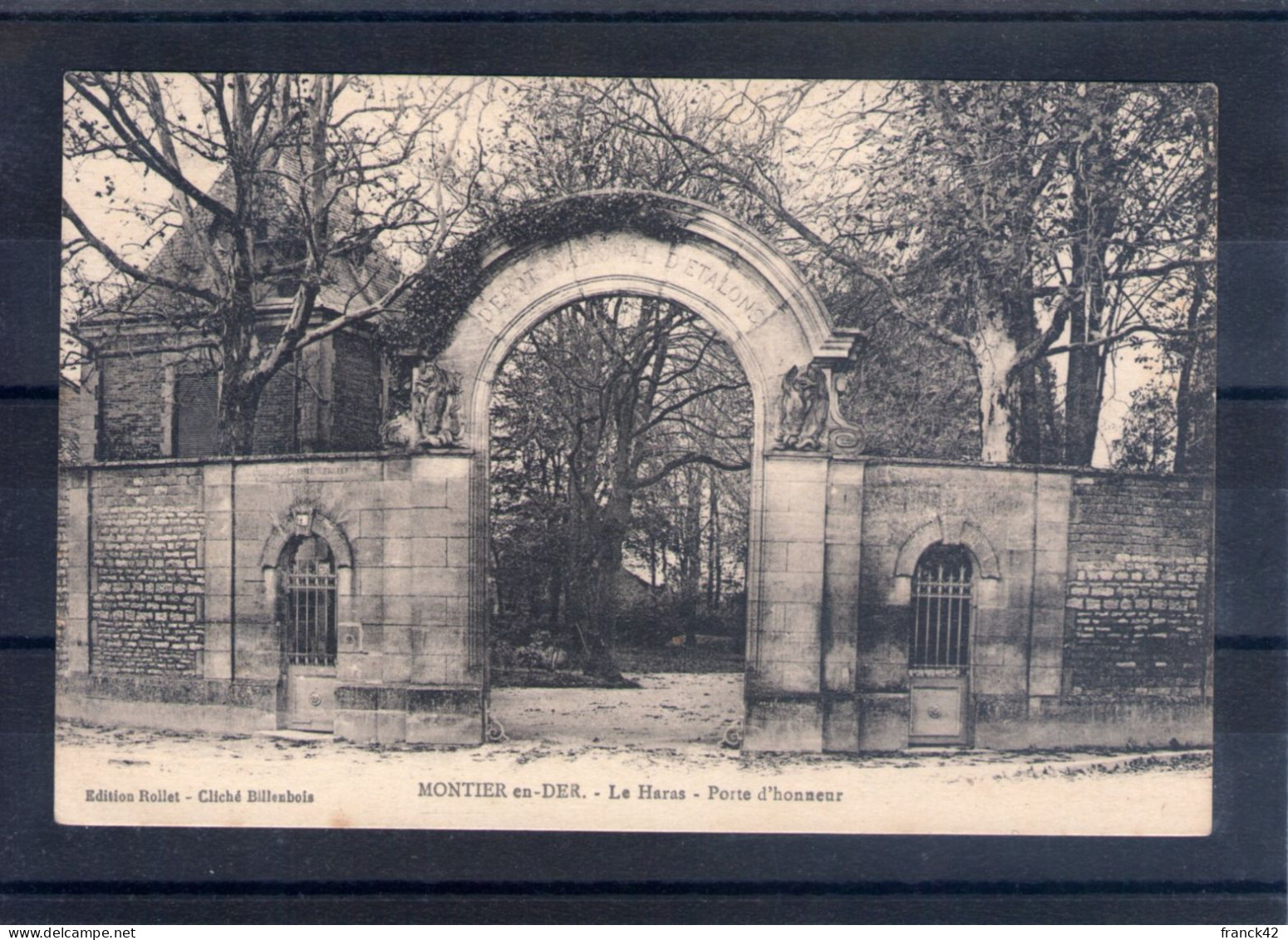 52. Montier En Der. Le Haras. Porte D'honneur - Montier-en-Der