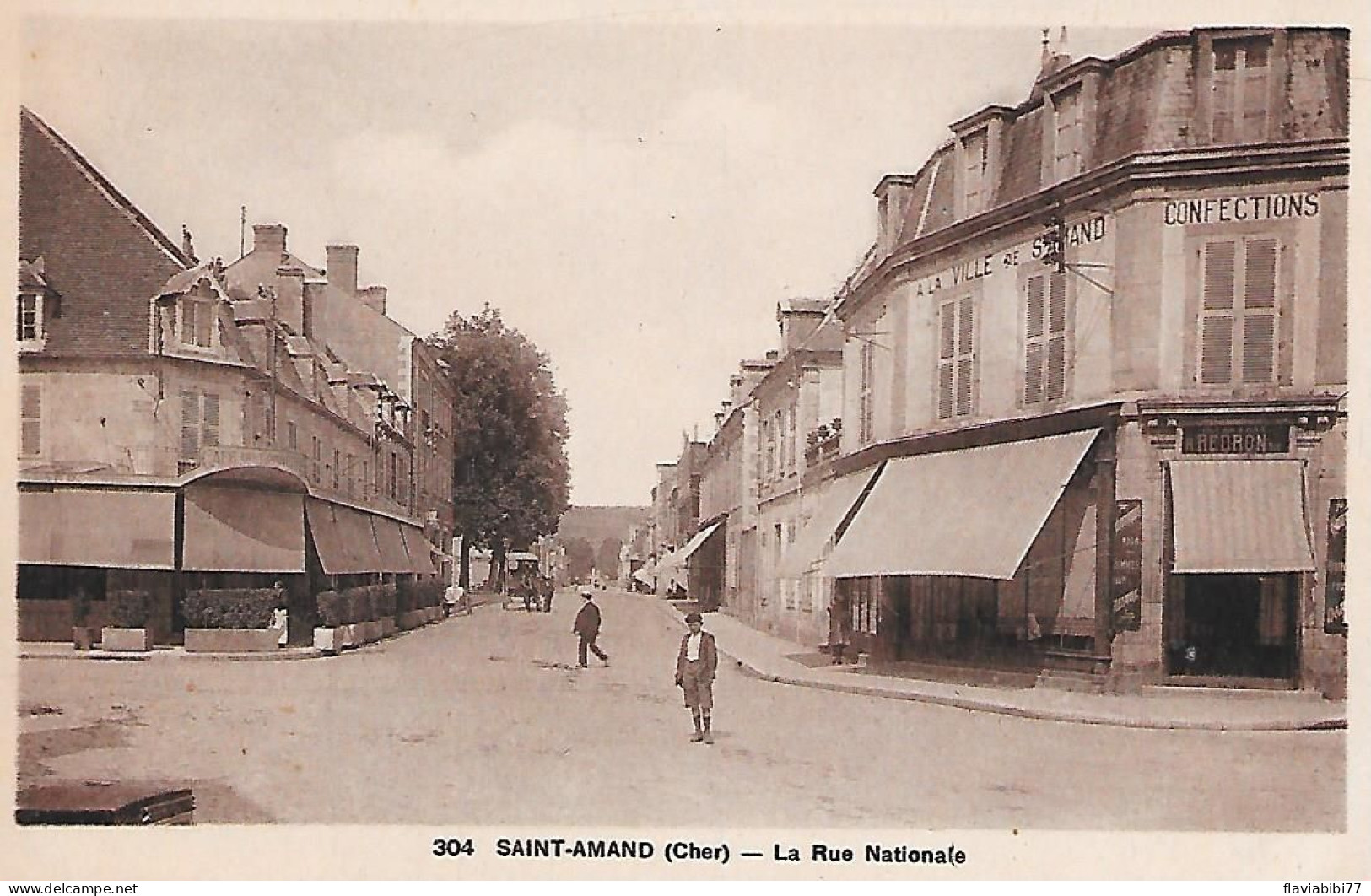 ST AMAND - ( 18 ) -  La Rue Nationale - Saint-Amand-Montrond