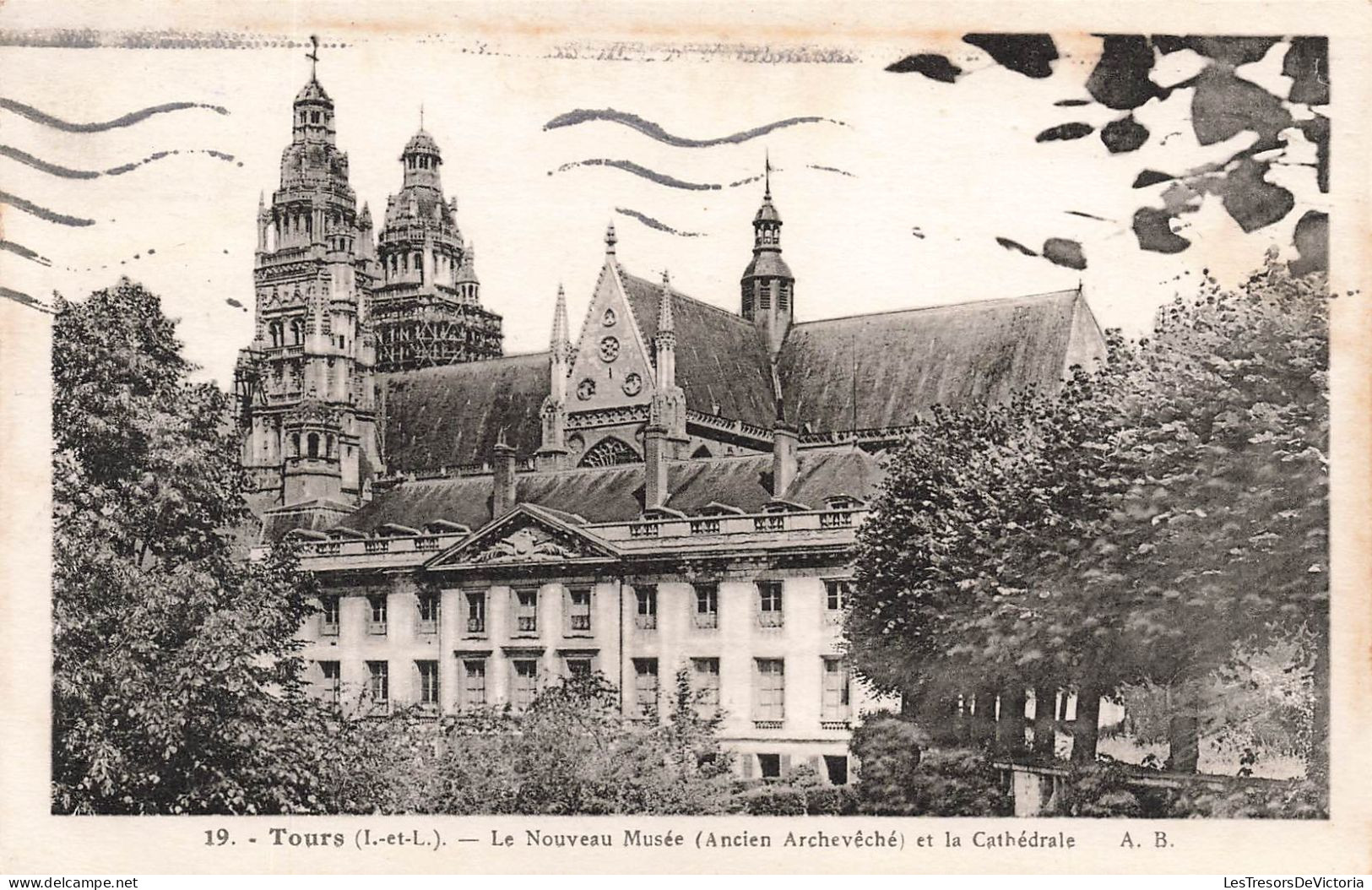 FRANCE - Tours - Le Nouveau Musée (Ancien Archevêché) Et La Cathédrale - Carte Postale Ancienne - Tours