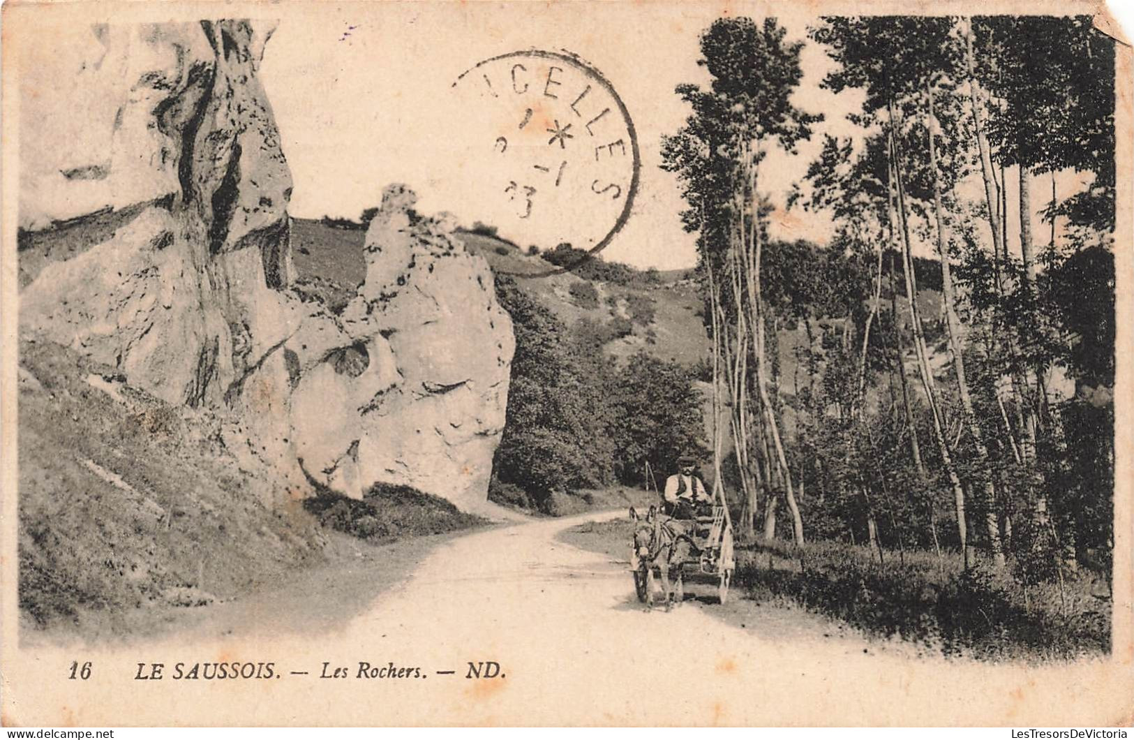 FRANCE - Les Saussois - Les Rochers - N D - Vue Sur Une Route - âne - Charrette - Homme - Carte Postale Ancienne - Autres & Non Classés