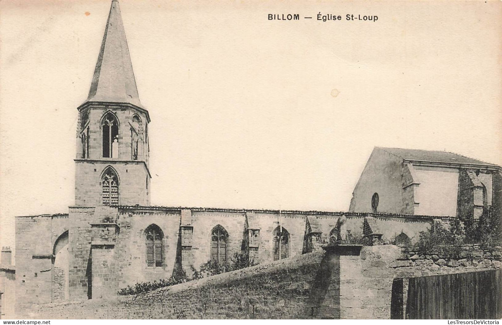 FRANCE - Billom - Vue Sur L'église St Loup - Vue Générale - De L'extérieure - Carte Postale Ancienne - Clermont Ferrand