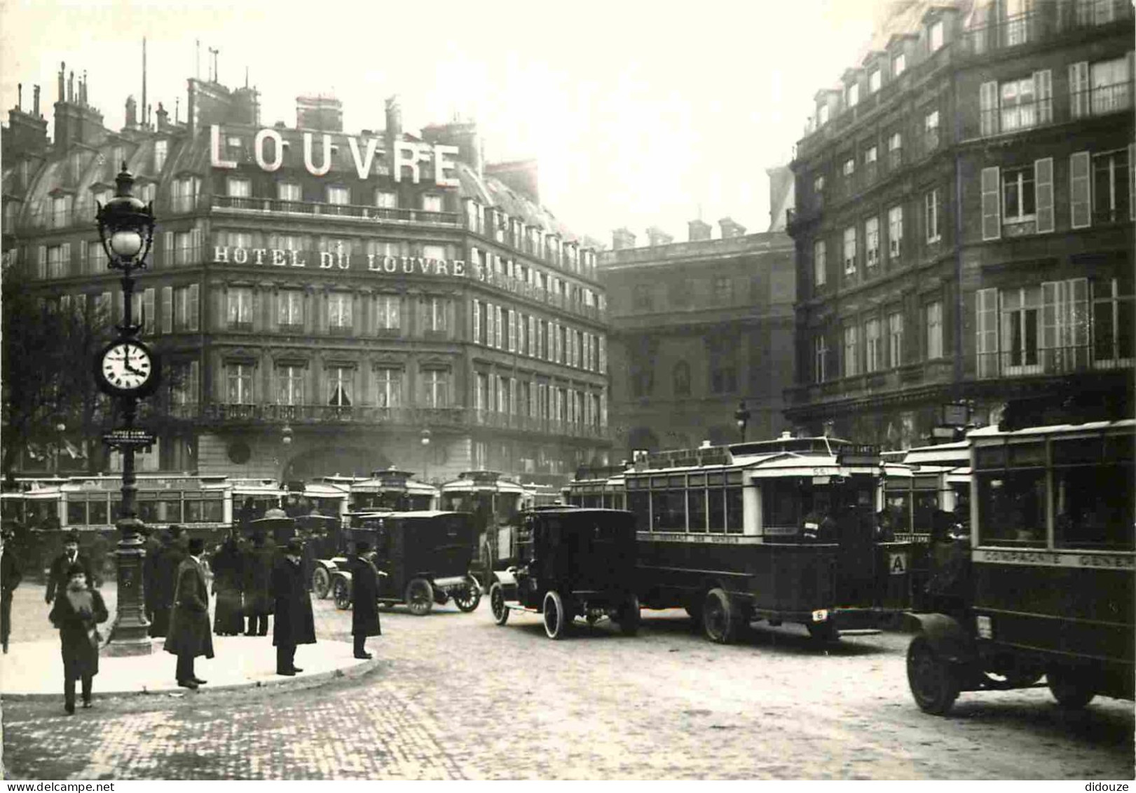 Reproduction CPA - 75 Paris - Embouteillage Au Palais Royal - Automobiles - Omnibus - Paris 1900 - 1 - CPM - Carte Neuve - Unclassified