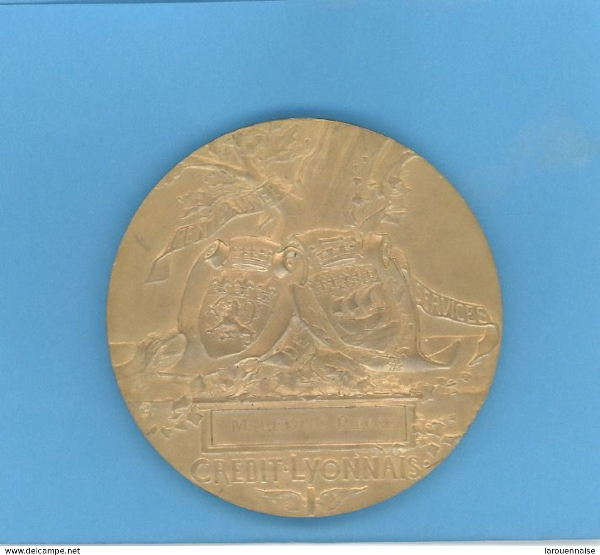 MÉDAILLE - (BANQUE) CRÉDIT LYONNAIS -HENRI GERMAIN - BRONZE PATINE DORÉE -81mm -250gr -ND -GRAVEUR CH. PILLET -1910 - - Profesionales / De Sociedad