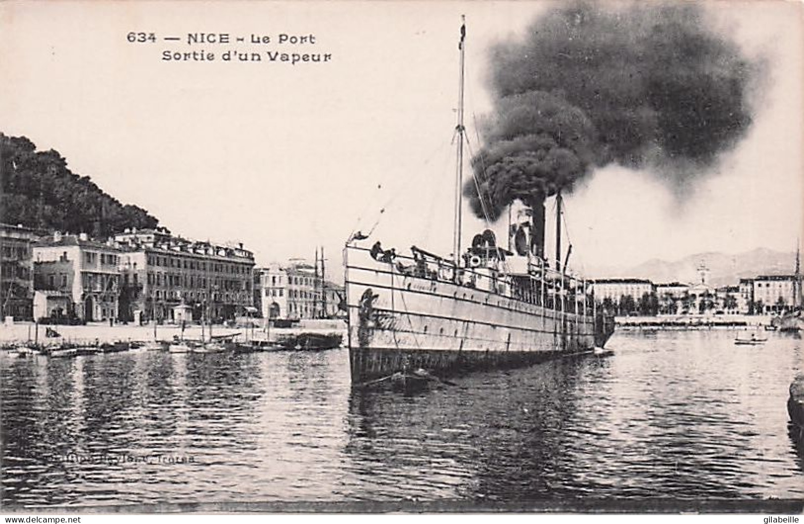 06 - NICE - Le Port - Sortie D'un Vapeur - Transport Maritime - Port