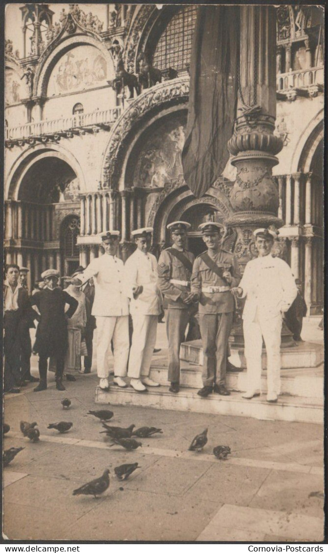 British Servicemen At St Mark's In Venice, C.1945 - Satrap RP Postcard - Guerra 1939-45