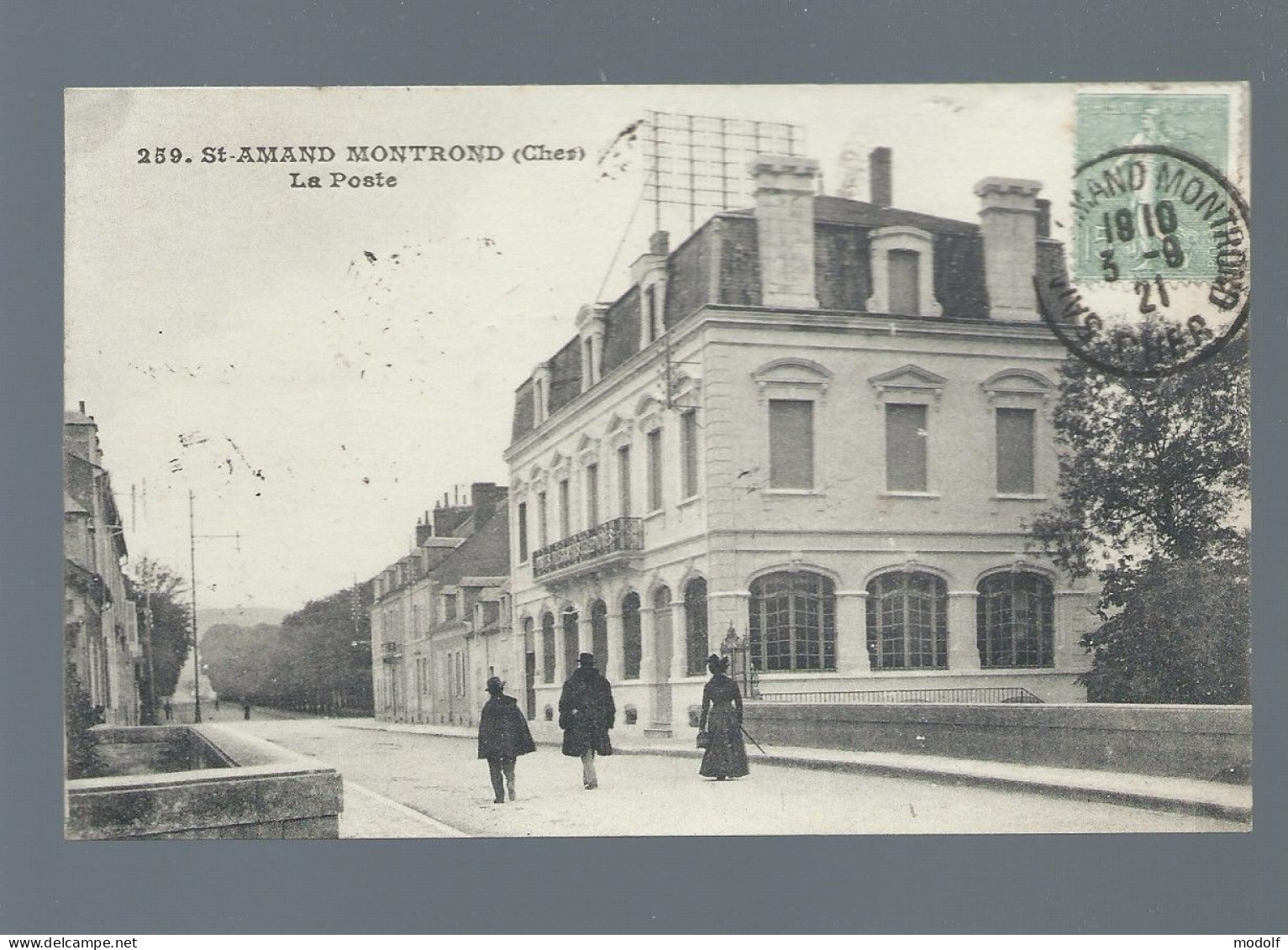 CPA - 18 - St-Amand Montrond - La Poste - Animée - Circulée En 1921 - Saint-Amand-Montrond