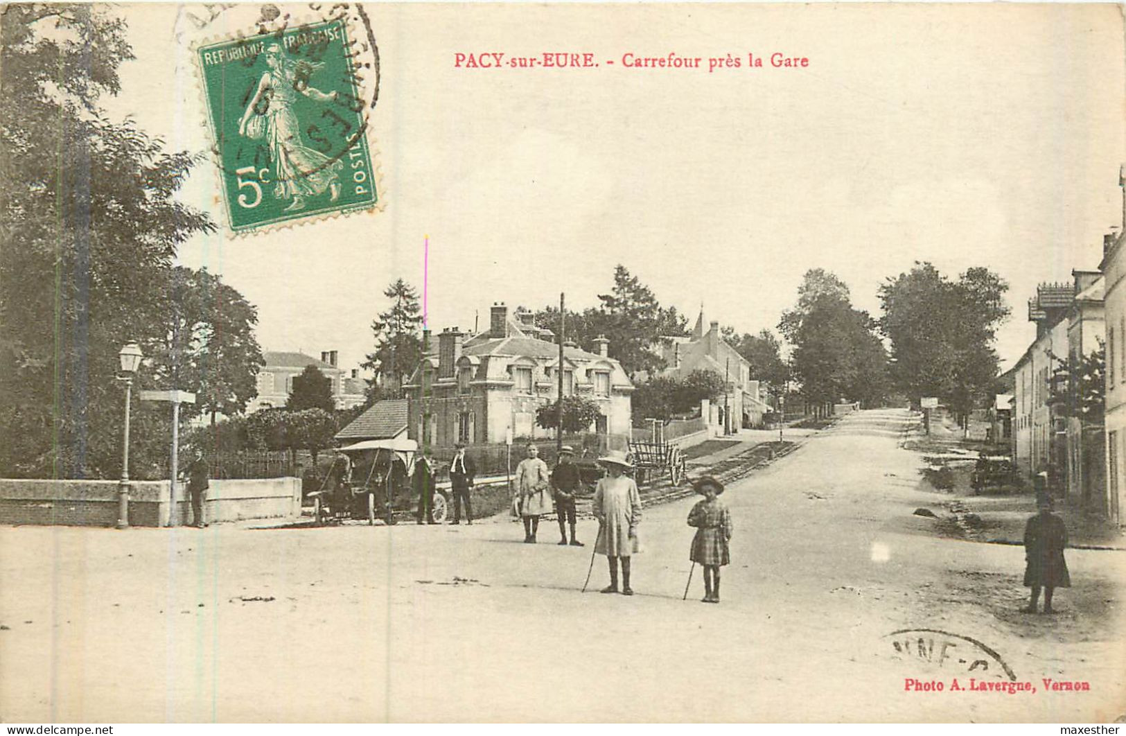 PACY Sur EURE Carrefour Près De La Gare - Pacy-sur-Eure