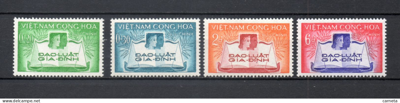 VIETNAM DU SUD   N° 130 à 133    NEUFS SANS CHARNIERE COTE 3.50€    CODE DE LA FAMILLE - Vietnam