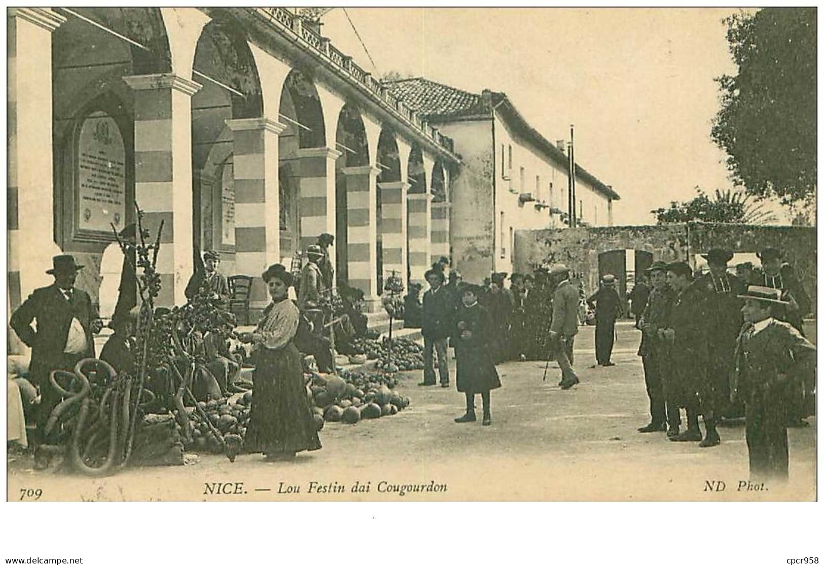 06 . N° 41379 . Nice.lou Festin Dai Cougourdon.marché.caché Militaire - Marchés, Fêtes