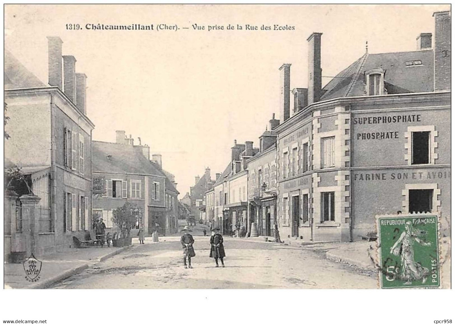 18 . N° 44894 . Chateaumeillant . Vue Prise De La Rue Des Ecoles - Châteaumeillant