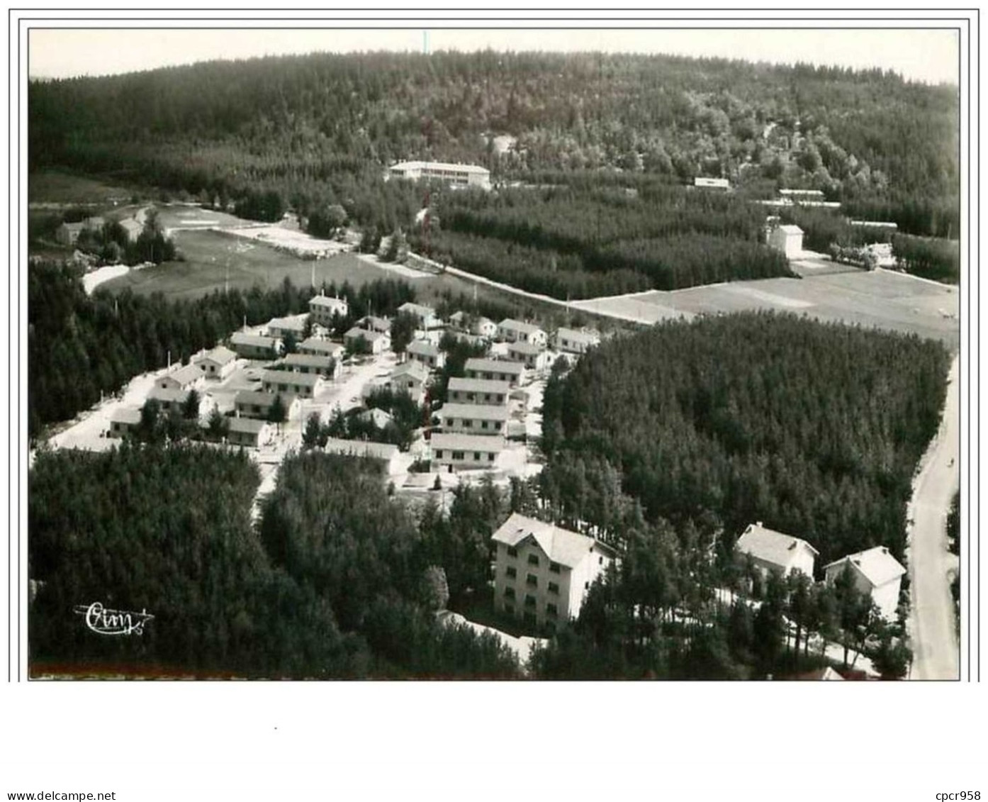 43.LE CHAMBON SUR LIGNON.STATION ESTIVALE.VUE AERIENNE DE LA CITE """"CASTORS"""" AT AU FOND LE COLLEGE CEVENOL.CPSM - Le Chambon-sur-Lignon