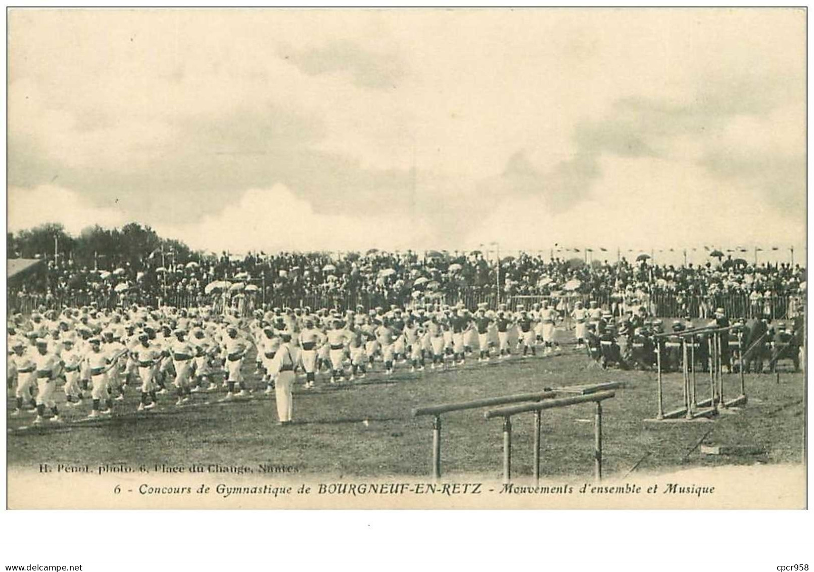 44.BOURGNEUF EN RETZ.n°27713.CONCOURS DE GYMNASTIQUE.MOUVEMENTS D'ENSEMBLE ET MUSIQUE - Bourgneuf-en-Retz