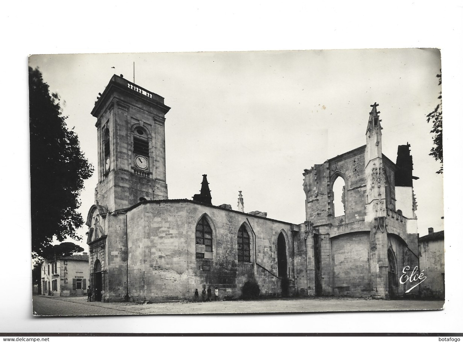 CPA PHOTO DPT 17 ILE DE RE , ST MARTIN DE RE, , LES RUINES  ET  L EGLISE - Saint-Martin-de-Ré