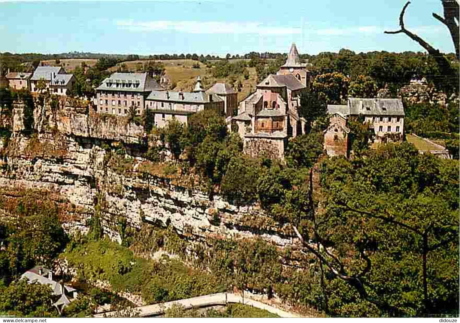 12 - Bozouls - Le Trou - Profond Canyon Creusé Dans Le Causse Du Comtal Ou Coule Le Dourdou - Carte Neuve - CPM - Voir S - Bozouls