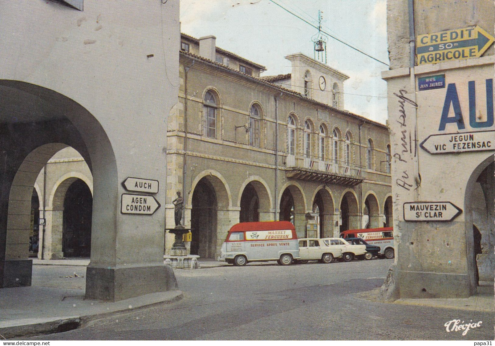 FLEURANCE - La Mairie Avec Renault Estafette.. - Fleurance