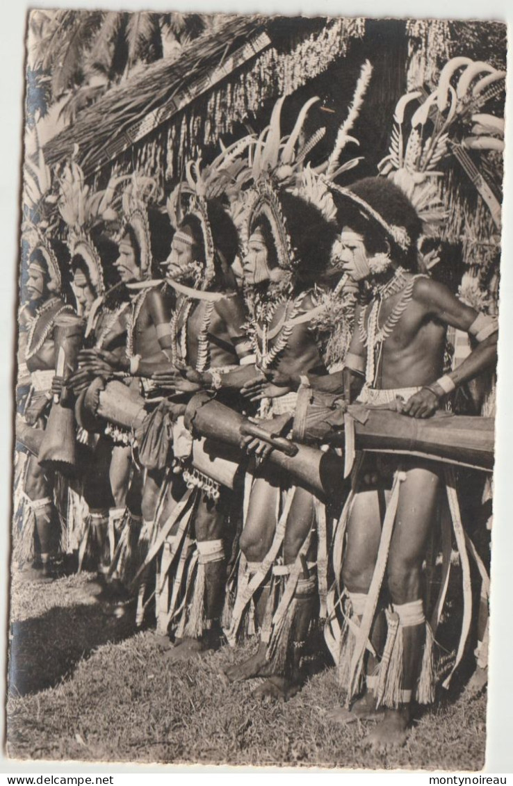 Guinée : Mission De  Papouasie :  Danseurs  Battant  Du Tambour Et  Chantant - Guinea