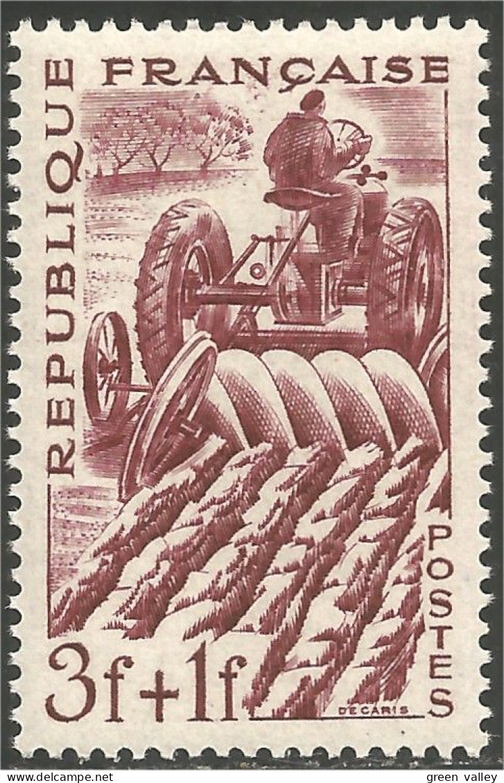 338 France Yv 823 Agriculteur Farmer Tracteur Tractor Labourage Plowing MNH ** Neuf SC (823-1c) - Landbouw