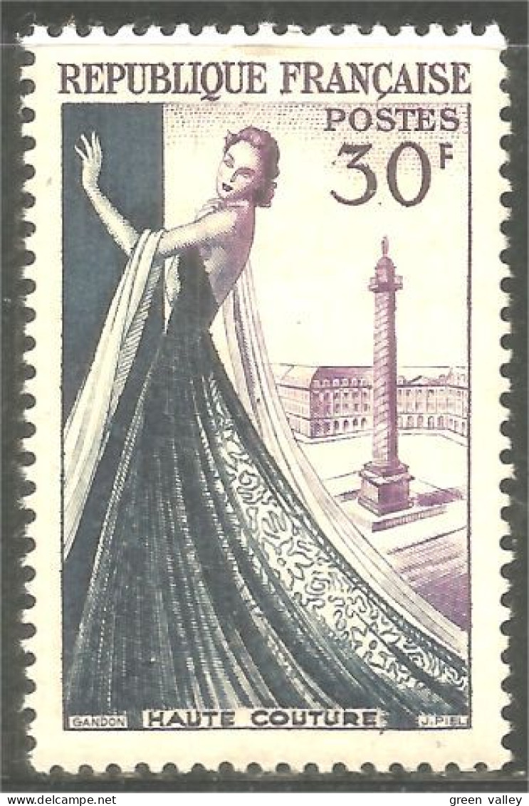 339 France Yv 941 Mannequin Robe Textile MNH ** Neuf SC (941-1b) - Textiles