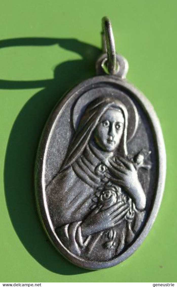 Pendentif Médaille Religieuse "Sainte Thérèse De L'Enfant Jésus"  Lisieux - Métal Argenté -  Religious Pendant - Religión & Esoterismo