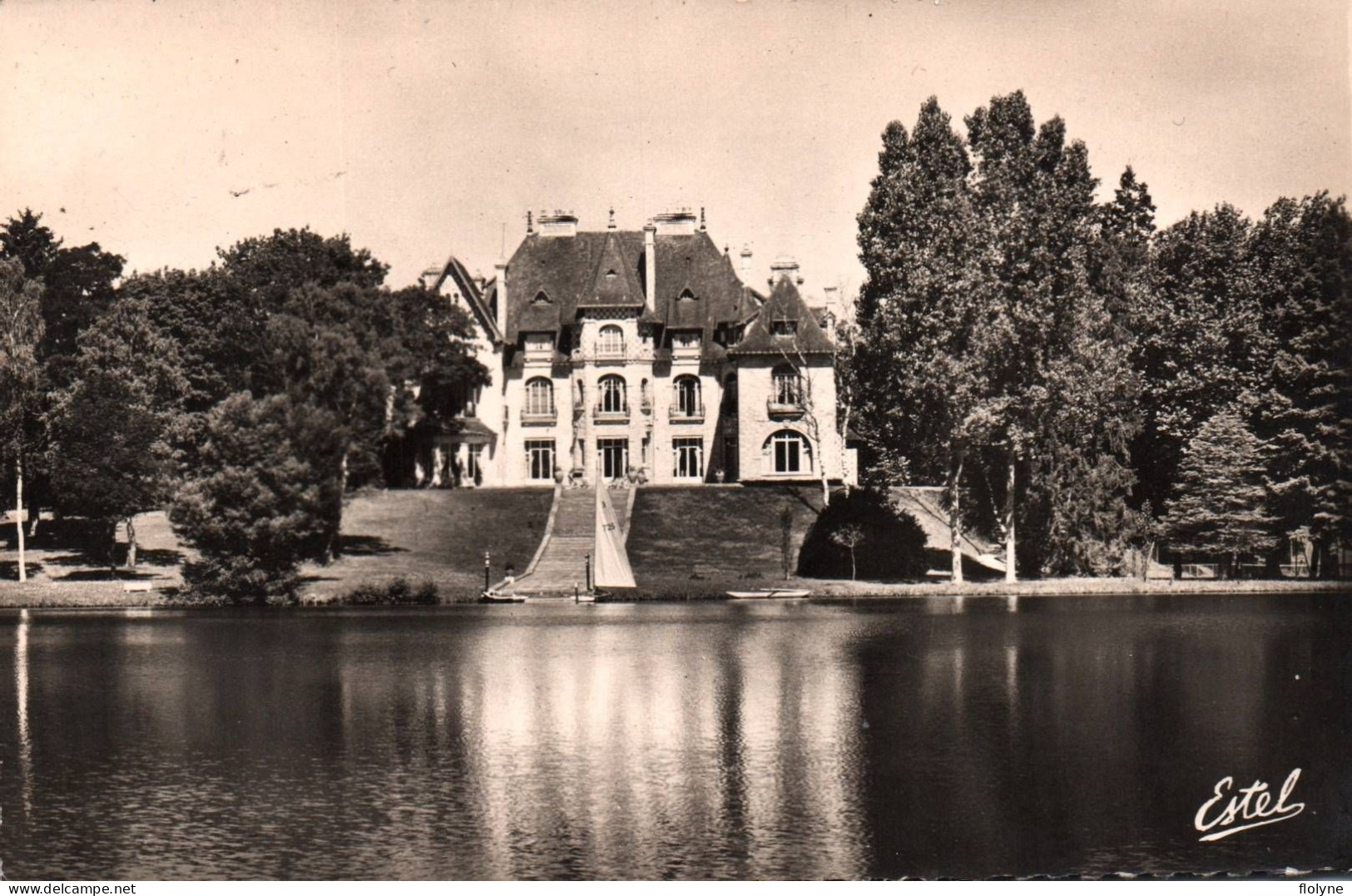 Saint Léger En Yvelines - Le Château De Planet - St. Leger En Yvelines