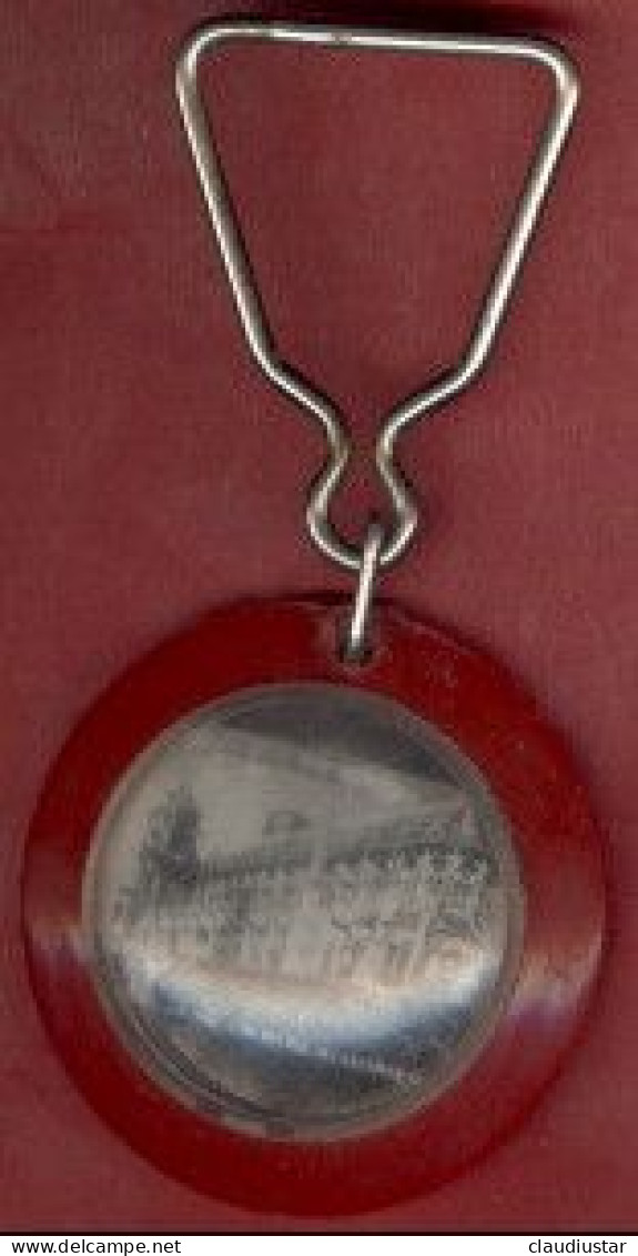 ** BOUTON  COUPE  De  FRANCE  LABOURS  +  PORTE - CLEFS  BOURGES  1966 ** - Manchetknopen & Boordknopen