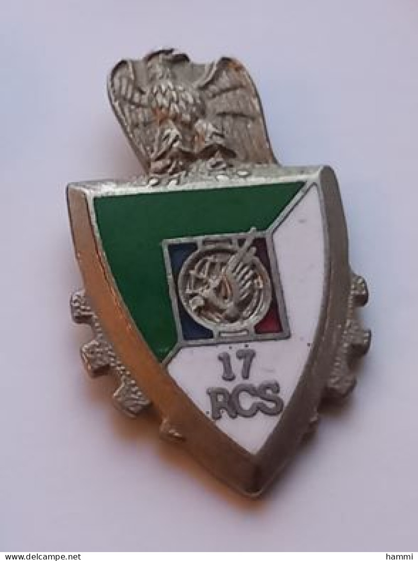 M28 Pin's Armée Militaire 17e RCS Régiment De Commandement Et De Soutien Maisons-Laffitte Qualité EGF Achat Immédiat - Militari