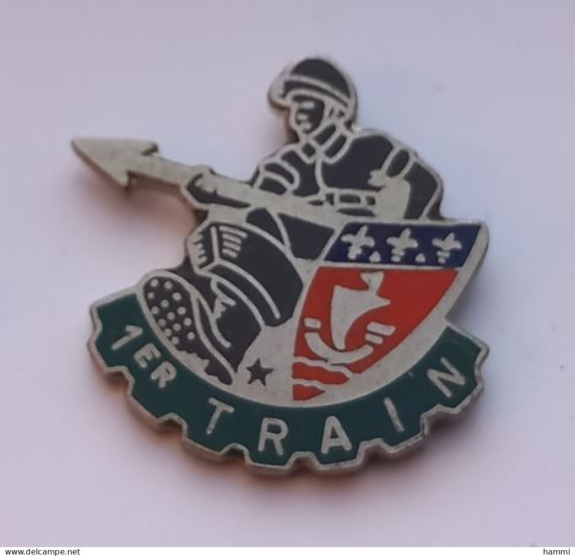 M59 Pin's Armée Militaire 1er Régiment Du Train Paris Qualité EGF Achat Immédiat - Militaria